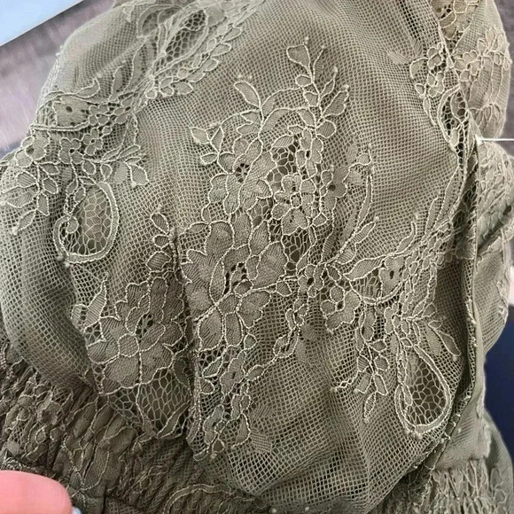 Trixxi Women’s Lace Surplice Romper. NWT. Size small - Picture 7 of 7